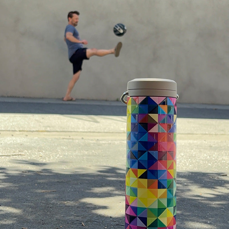 20oz-tkwide-with-twist-cap-mosaic-k3 20oz_tkwide_bottle_seasonal_mosaic_soccerball_player_square.jpg
