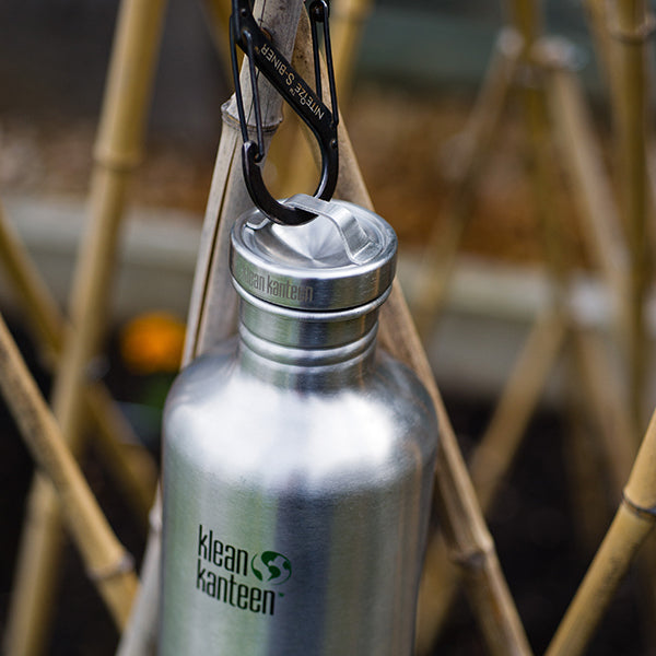 classic-steel-loop-cap-x4 40oz_bottle_steel_loop_cap_lifestyle.jpg