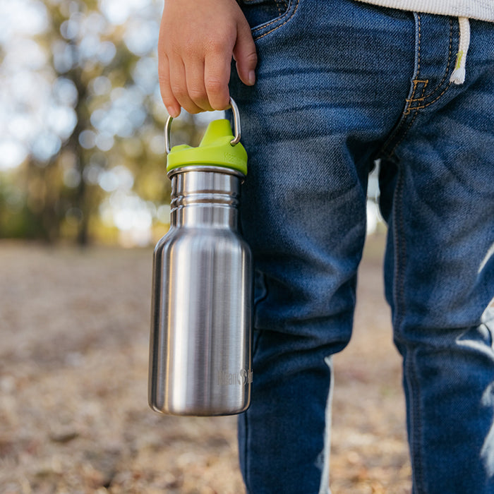 classic-kid-sippy-cap-p1 K12CNSIPPY-BS-kids_sippy_bottle_carry_lifestyle_f9e24b84-a0ae-465d-aad5-3c60c5592b7d.jpg