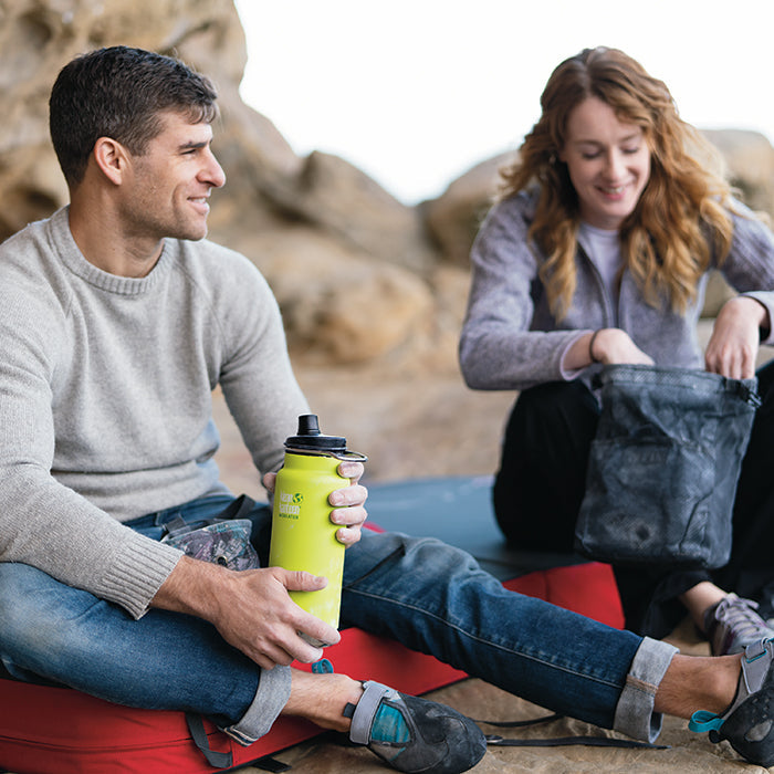 tkwide-chug-cap-x0 K32TKWSSL-JP-chug_cap_bouldering_lifestyle.jpg