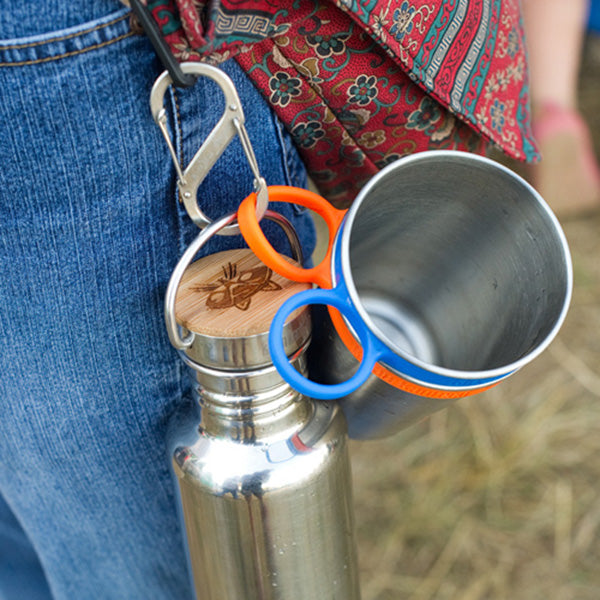steel-s-biner-3-w5 carabiner_steel_clip_bottle_lifestyle_f9a2dad1-cd06-4894-b3ff-13476b2b5a87.jpg