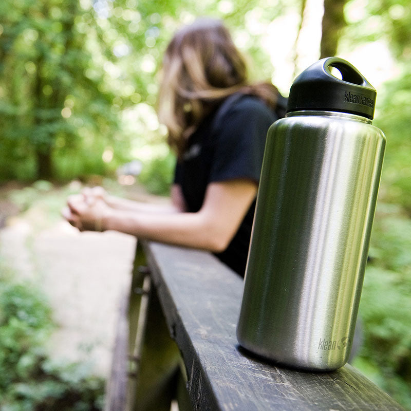 40oz-wide-with-loop-cap-j1 wide_40oz_bottle_bridge_closeup_square.jpg